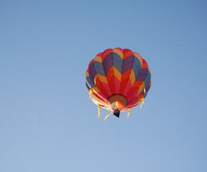 Balon z 15 osobami miał wypadek w Golubiu-Dobrzyniu. Nikt nie ucierpiał