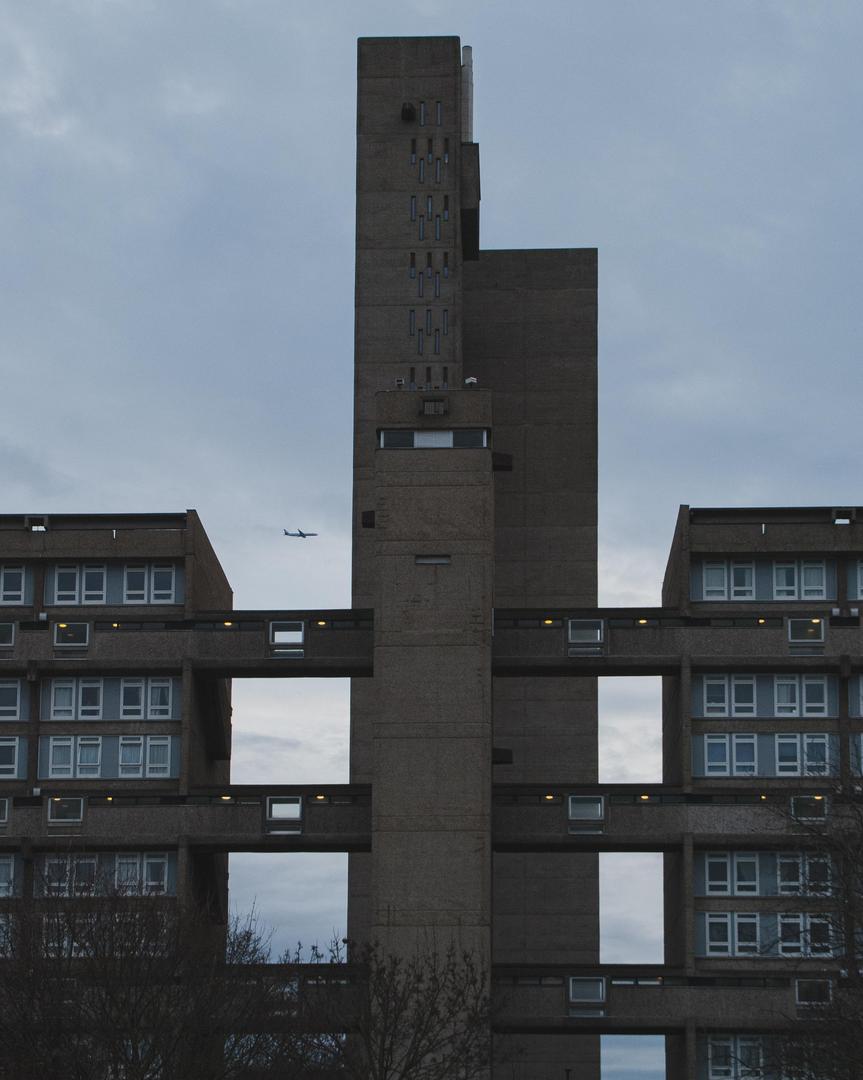 Budynki Ernő Goldfingera - zdjęcia. To on posłużył za pierwowzór złoczyńcy w Jamesie Bondzie