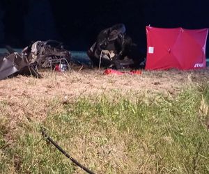 BMW rozerwane na pół! Martwa 19-latka leżała obok, 19-latek w stanie ciężkim. Nocna makabra w Łagowie
