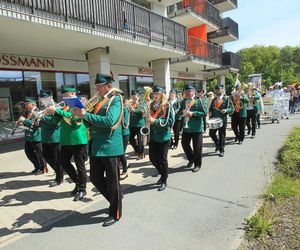 Warszawa pielęgnuje tradycję hutniczą. Kolorowa parada przeszła ulicami miasta