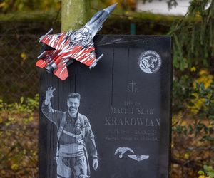Tak wygląda grób Macieja Krakowiana przez 1 listopada