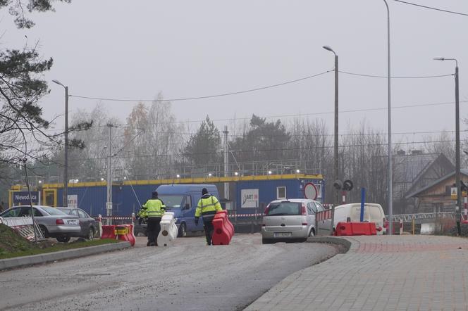 Wielkie otwarcie tunelu pod torami w Niewodnicy Kościelnej. Tak przebiegają prace w ramach Rail Baltica [ZDJĘCIA]