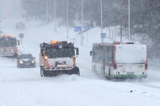 Śnieg w Polsce 2022 - TAKICH opadów jeszcze nie było! Synoptycy łapią się za głowy