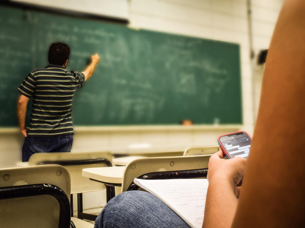 Nauczyciel płakał ze śmiechu jak sprawdzał. Te odpowiedzi z klasówek to HIT! [GALERIA]