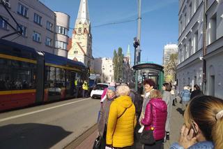 Nagłe zatrzymanie tramwajów przy Piotrkowskiej. Interweniowali ratownicy medyczni