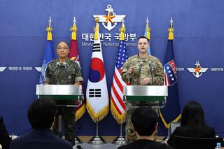 Wielkie manewry USA i Korei Południowej. Seul wykonuje gest wobec Pjongjangu, Północ odpowiada kpiną