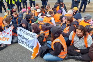 Ostatnie Pokolenie na moście Poniatowskiego