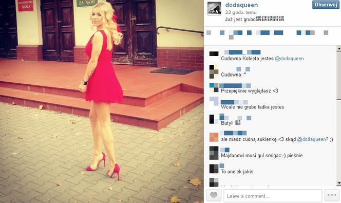 Doda w czerwonej sukience, instagram
