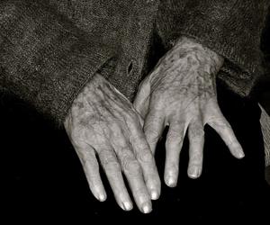 Samotna seniorka zadzwoniła w Sylwestra na policję. Gest funkcjonariuszy wzrusza!