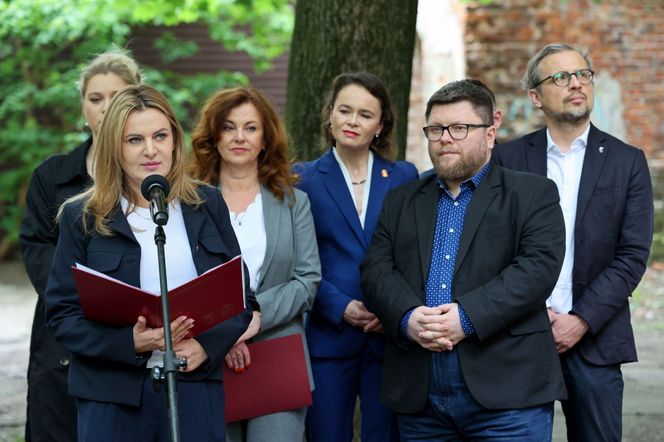 Warszawa. Kamienica Ząbkowska 19