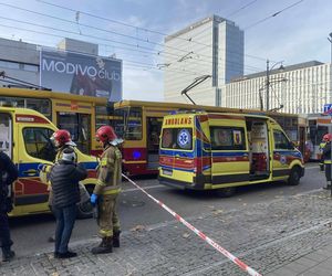 Groźny wypadek w centrum Łodzi. Zderzenie tramwajów na Piotrkowskiej, 12 osób poszkodowanych!