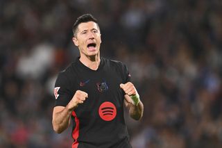 Robert Lewandowski to zrobił! Gol numer 100 polskiej gwiazdy Barcelony w Lidze Mistrzów!