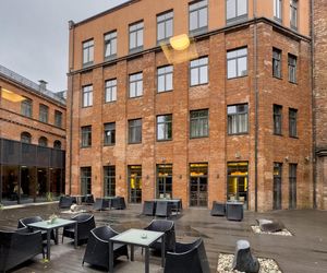 Polacy mieszkają jak królowie