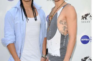 Tom Kaulitz i Bill Kaulitz w 2011