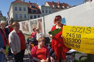 Rodzice niepełnosprawnych pikietowali w Bydgoszczy [AUDIO]