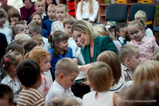 Marta Nawrocka czyta Misia Uszatka