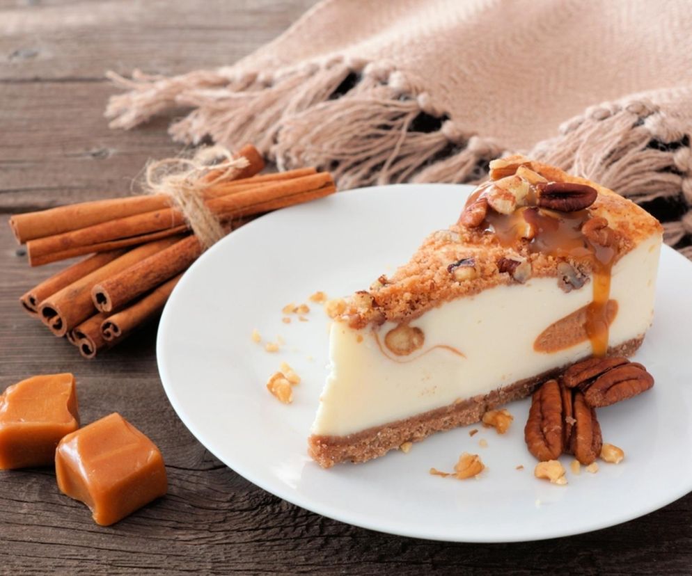 Jesienny hit o smaku cynamonu i wanilii. Wypróbuj ten sernik