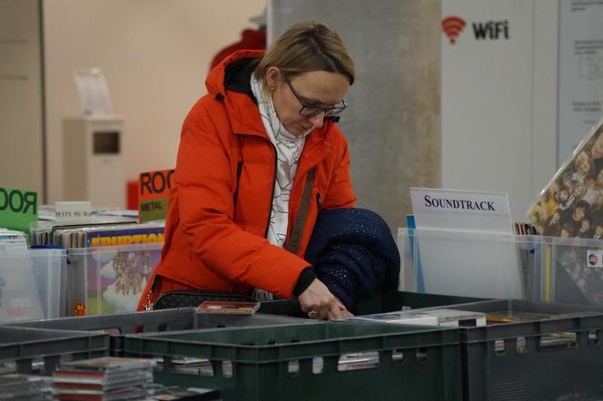 Zimowy Kiermasz Płyt Winylowych w Bydgoszczy. Czarne krążki przyciągnęły tłumy! 