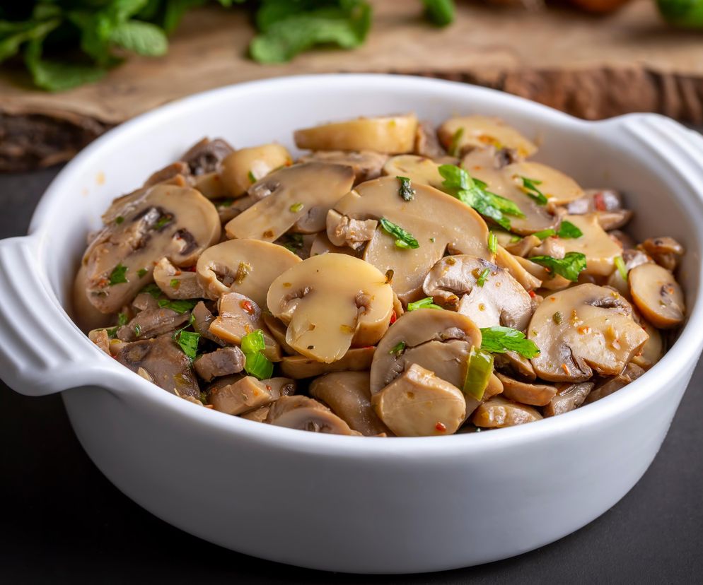 Jak dobrze usmażyć pieczarki na patelni? Zastosuj ten sprawdzony trik