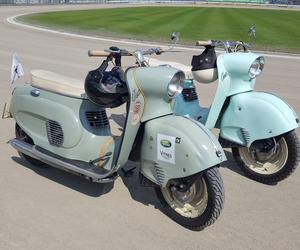 Osy kręciły kółka na stadionie żużlowym w Lesznie. Ogólnopolski zlot skuterów Osa Osieczna-Leszno 