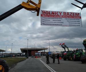 Rolnicy protestują w Dołhobyczowie. Nie chcą się zgodzić na obecną sytuację w rolnictwie [GALERIA]