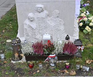 Grób Kornela Morawieckiego na  Powązkach Wojskowych