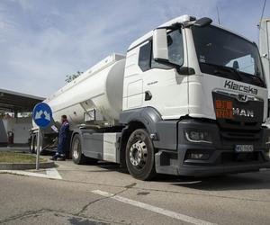 Ceny paliwa drastycznie wzrosły, Lotos wypowiada umowę MPK