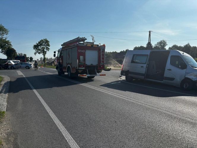 Potężny karambol na Mazowszu. Sześć osób trafiło do szpitala. Droga jest całkowicie zablokowana