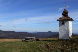Liczne szlaki turystyczne i stoki narciarskie. Oto małopolskie pasmo górskie idealne na rodzinną wycieczkę 