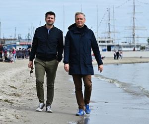 Tak wygląda historia miłości Roberta Biedronia i Krzysztofa Śmiszka. Cwany zabieg na samym początku!