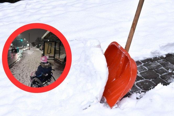 Niepełnosprawna na wózku ugrzęzła w śniegu na przystanku. Radny chwycił za łopatę i pomógł 