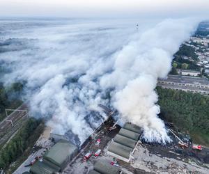 Ogromny pożar w Koniecpolu. Dogaszanie może potrwać kilka godzin