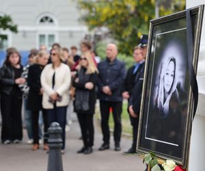 Upamiętnienie brutalnie zaatakowanej pracowniczki UW (8.05.2025)