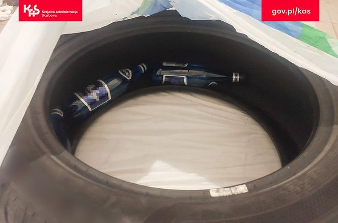 Zabezpieczono 5,5l płynów do e-papierosów bez akcyzy