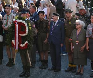 Uroczysta polowa msza święta i Apel Pamięci na pl. Krasińskich