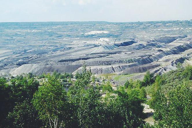 Widok na kopalnię węgla w Bełchatowie
