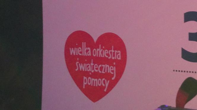 Finał WOŚP w Olsztynie. Pokaz laserowy podczas „Światełka do nieba” zachwycił wszystkich [ZDJĘCIA]