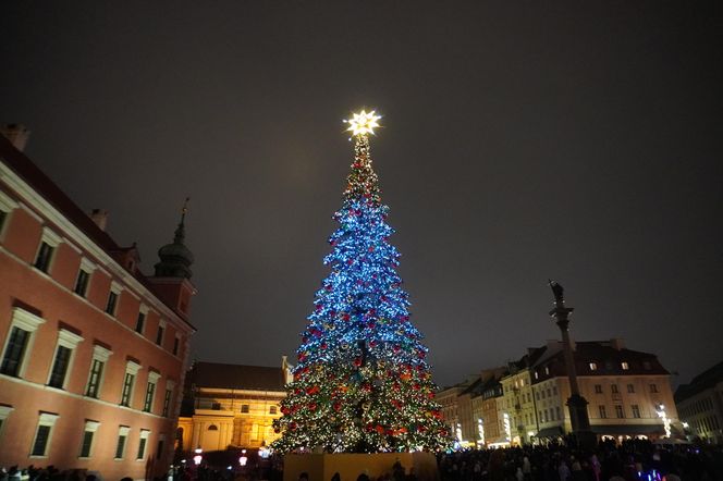 Świąteczna iluminacja placu Zamkowego 7.12.2024