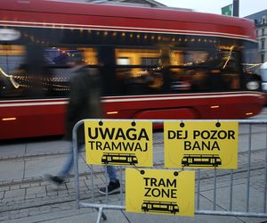 To jest najdłuższa linia tramwajowa w Polsce. Ponad 100 przystanków i 8 miast