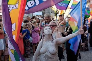 Afera o nagie piersi w Bolesławcu. Prezydent kontra aktywistka