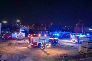 Pożar skupu złomu w Pruszkowie (10.03.2025)