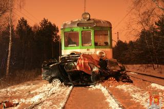Ząbki: Desperat wjechał pod pociąg