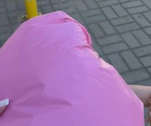 Klaudia Halejcio ma dom za 9 milionów, a sprzedaje stare ciuchy w sieci. Tak brakuje jej kasy?