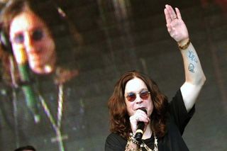 Z tą chorobą borykał się Ozzy Osbourne. Sprawdź, ile wiesz na temat parkinsona