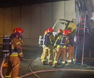 Pożar w tunelu POW w Warszawie. Płonąca ciężarówka sparaliżowała ruch na kilka godzin