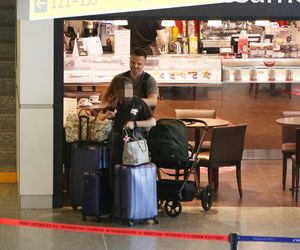 Marcin Hakiel z rodziną lecą na wakacje