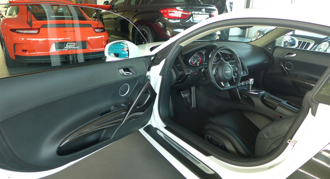 Fit Lovers kupili sobie nowy samochód z silnikiem V10. To sportowe coupe kosztuje krocie!