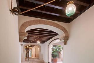 Renowacja kamienic z XII w. 