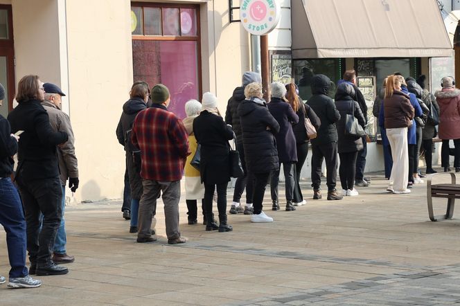 Kolejki po pączki w tłusty czwartek w Lublinie