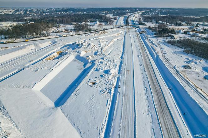 Autostrada A2 do Siedlec z lotu ptaka w ziomowej scenerii 